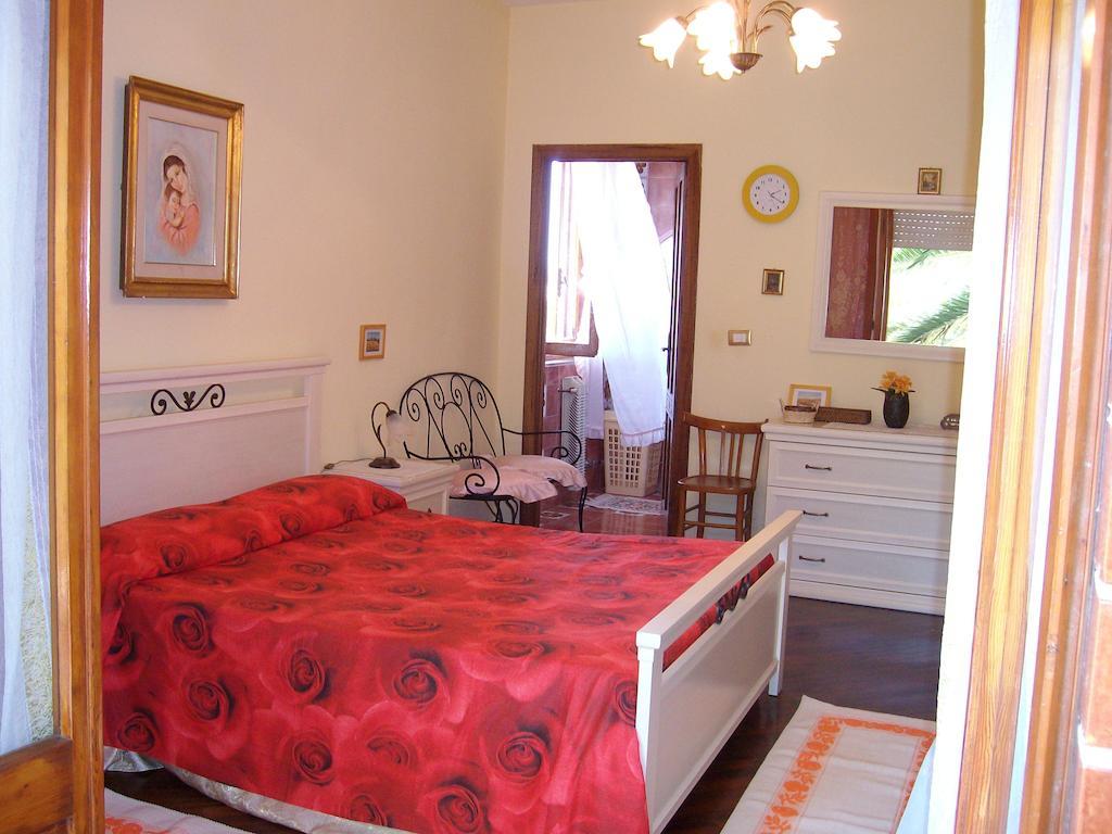 Sa Domu Sarda Casa Vacanza Пишинас Номер фото